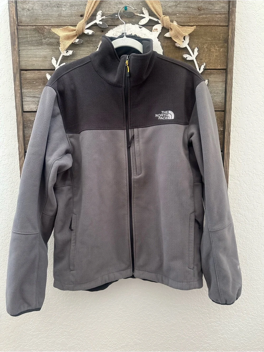 The north face windwall micro fleece color block men’s jacket size Large